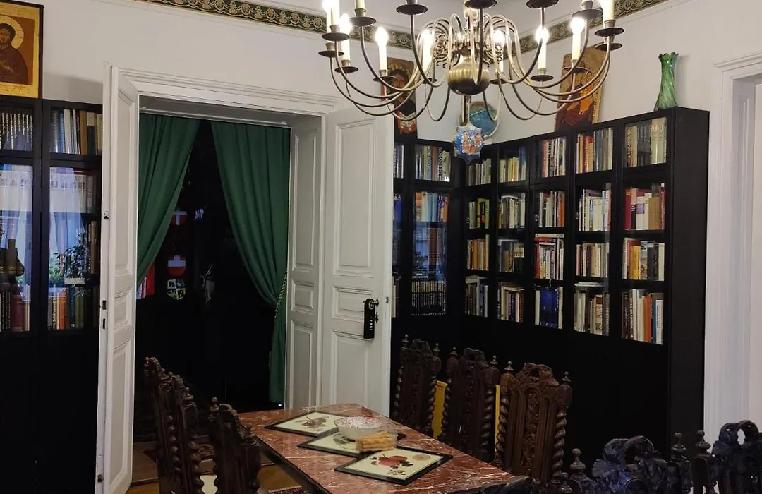 Luxury Near Castle-1
